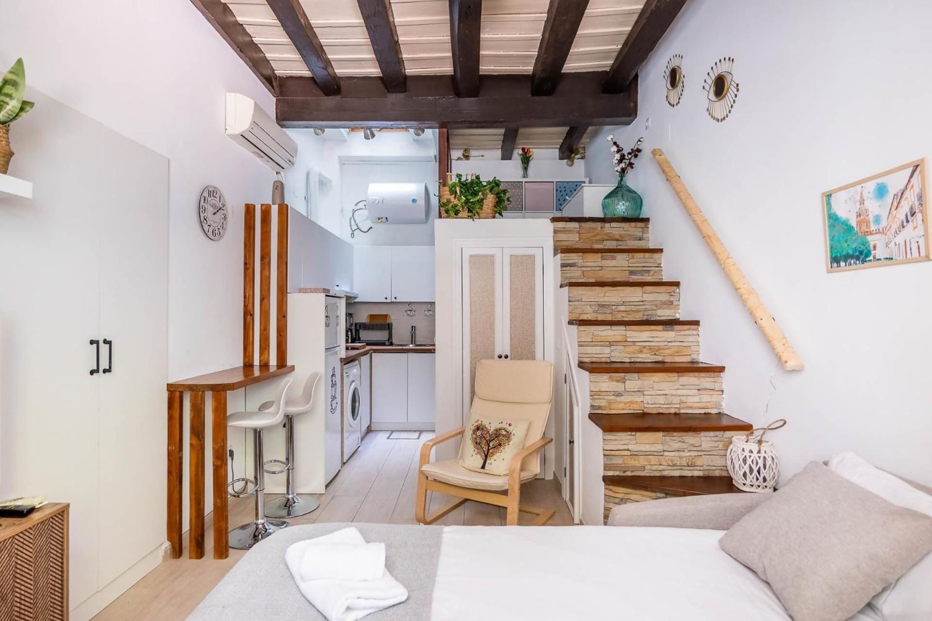 Comfy Away - Estudio En Patio De Vecinos En Las Setas Seville Luaran gambar