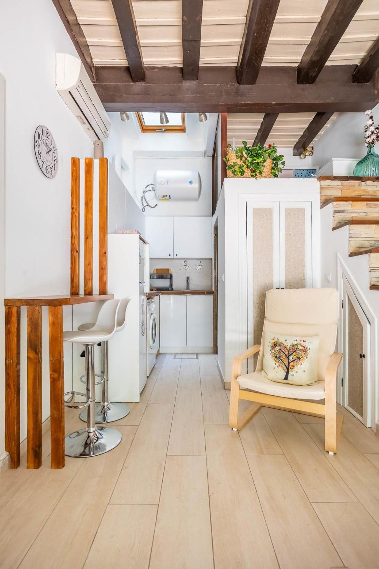 Comfy Away - Estudio En Patio De Vecinos En Las Setas Seville Luaran gambar