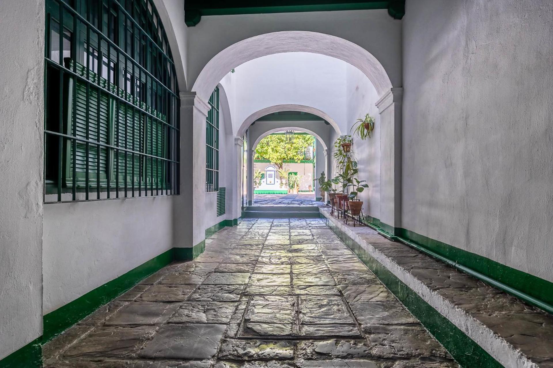 Comfy Away - Estudio En Patio De Vecinos En Las Setas Seville Luaran gambar
