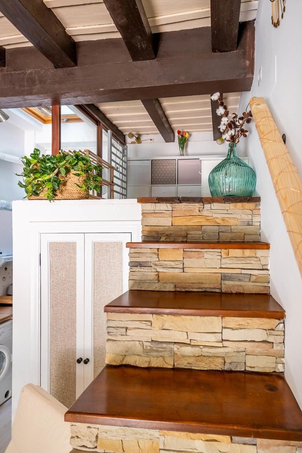 Comfy Away - Estudio En Patio De Vecinos En Las Setas Seville Luaran gambar