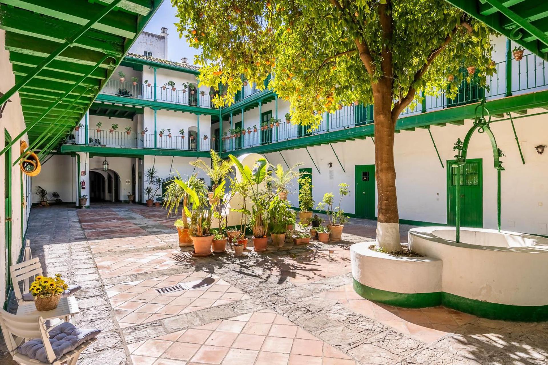 Comfy Away - Estudio En Patio De Vecinos En Las Setas Seville Luaran gambar